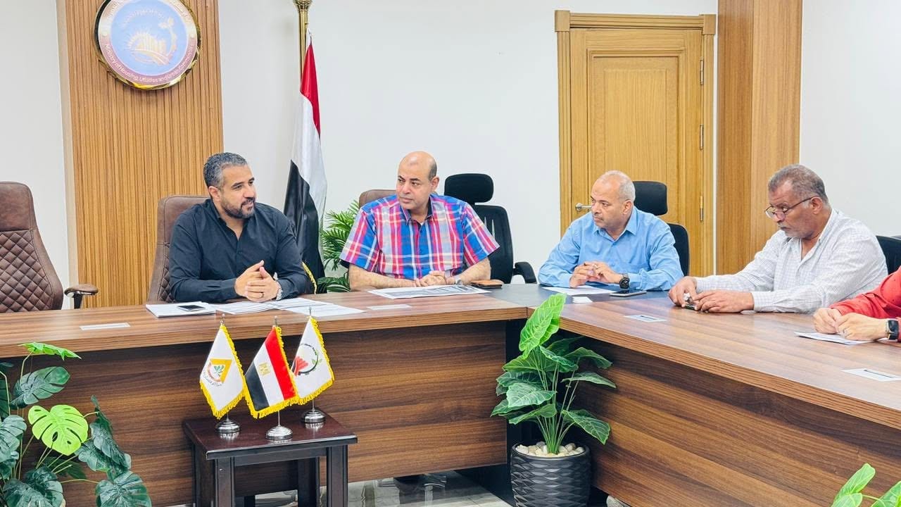 متابعة أعمال الطرق والكهرباء بأراضي الأمل سابقًا واجتماع اللجنة العقارية — صورة 6