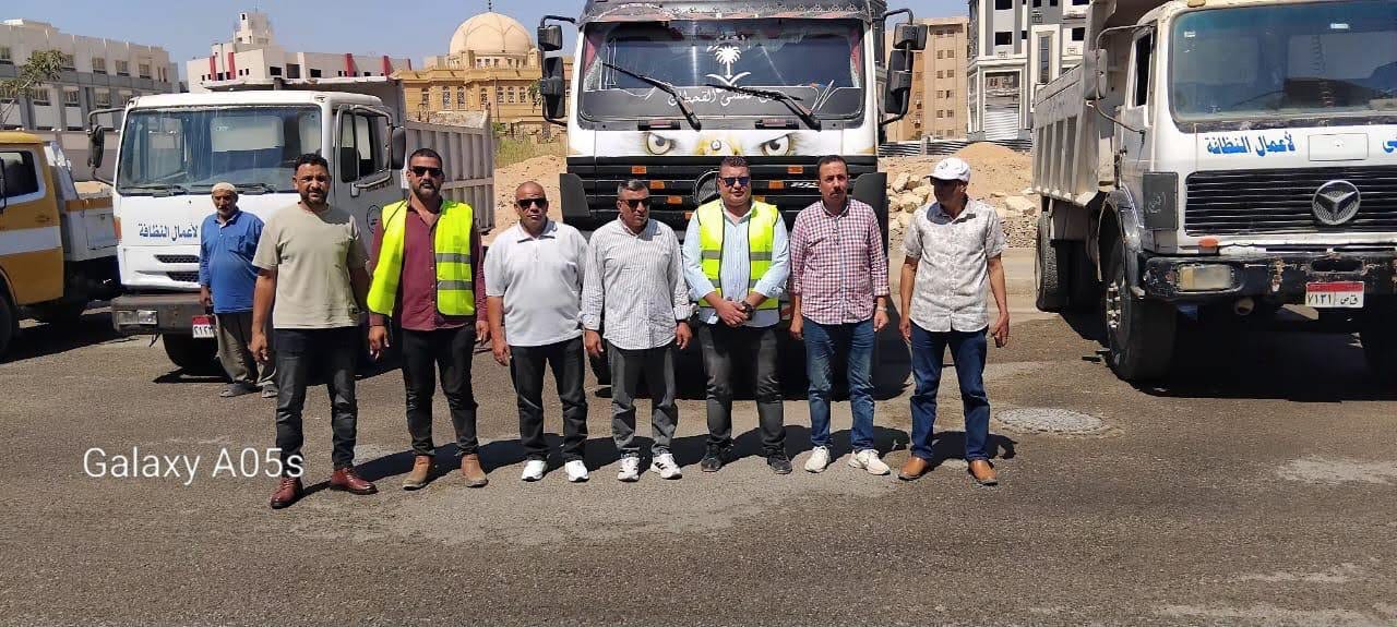 اصطفاف شركة النظافة بالحي 13 ومتابعة طريق B4 وR15 والحديقة المركزية — صورة 4