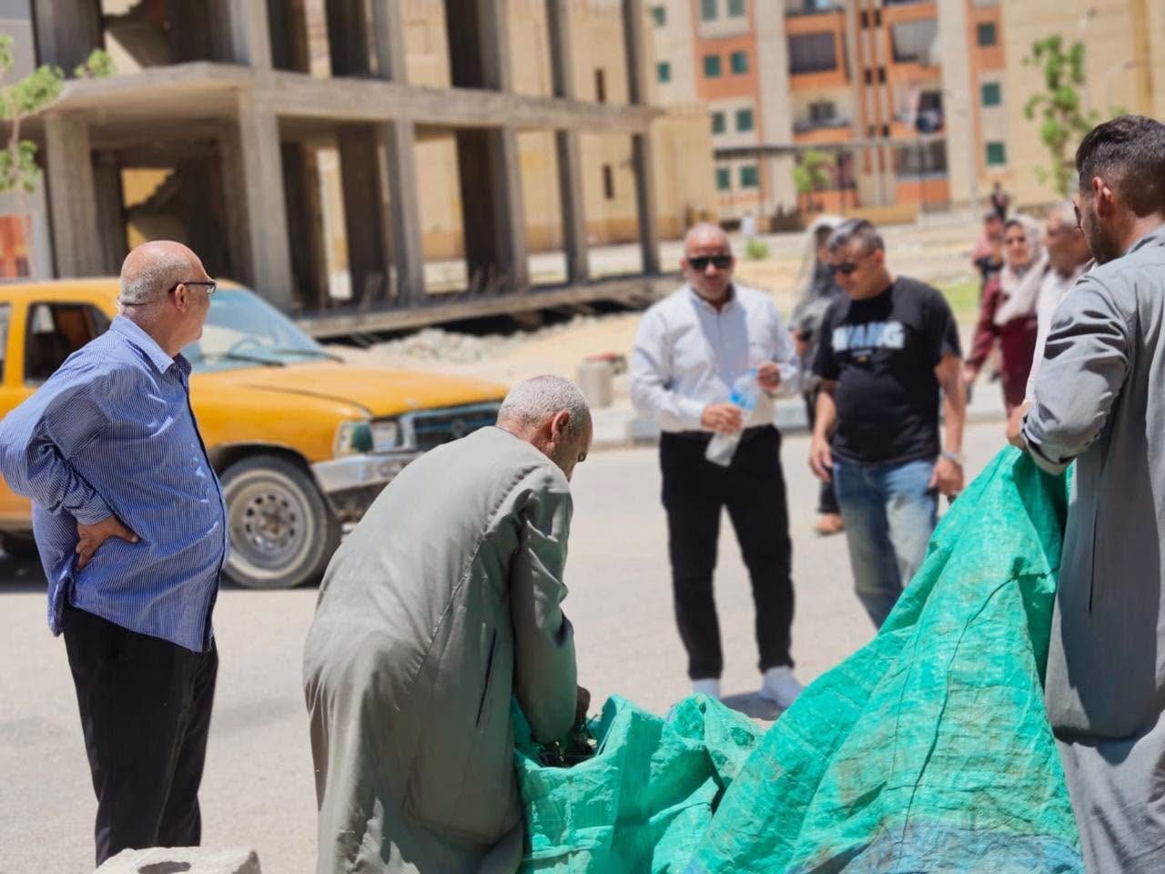 حملة إشغالات بعد صلاة الجمعة ونظافة بالحرية والمجد والكرامة والحيين 13 و14 — صورة 3