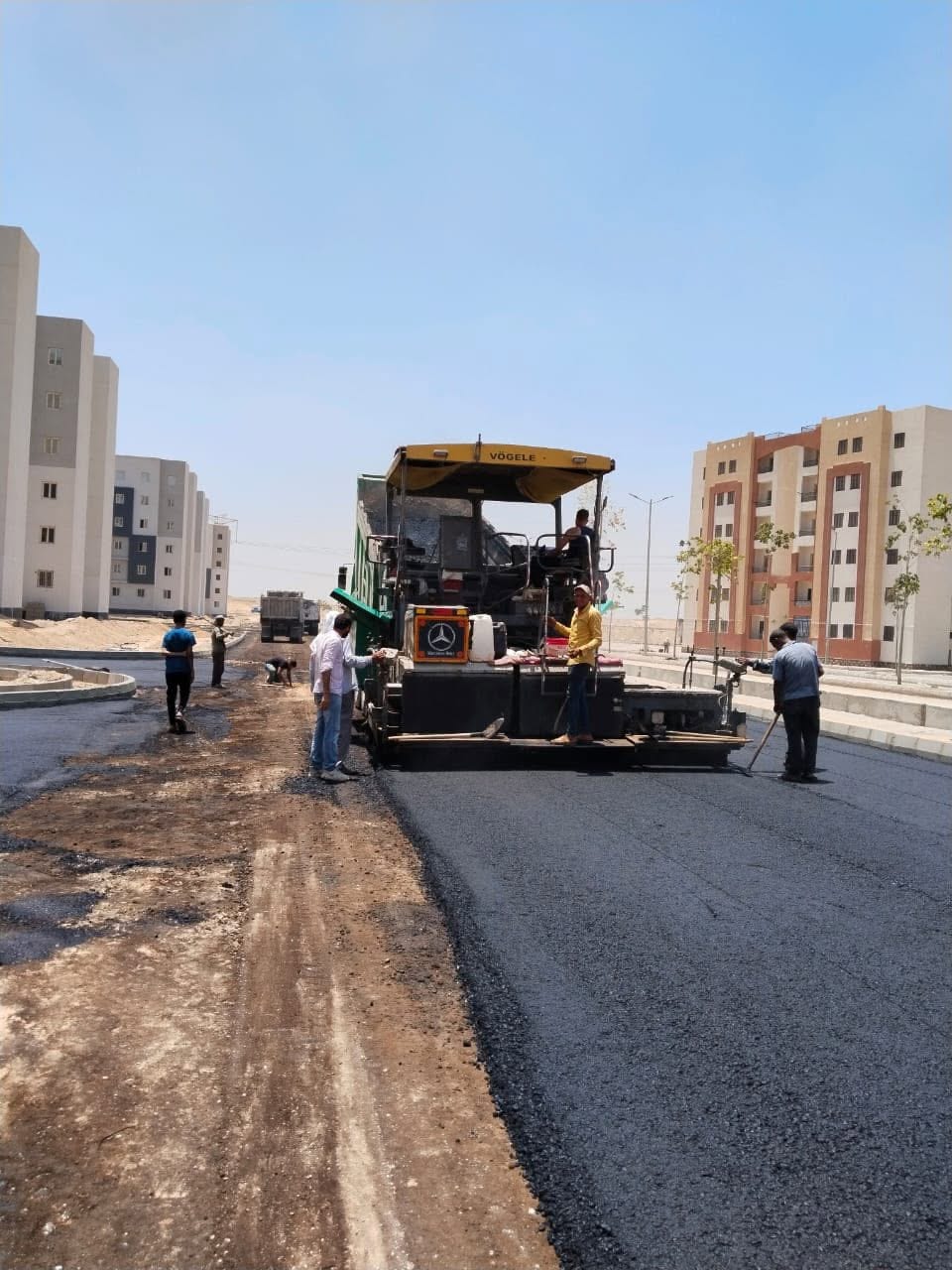 متابعة رصف طرق بيت الوطن والإسكان الاجتماعي والحي 37 — صورة 3