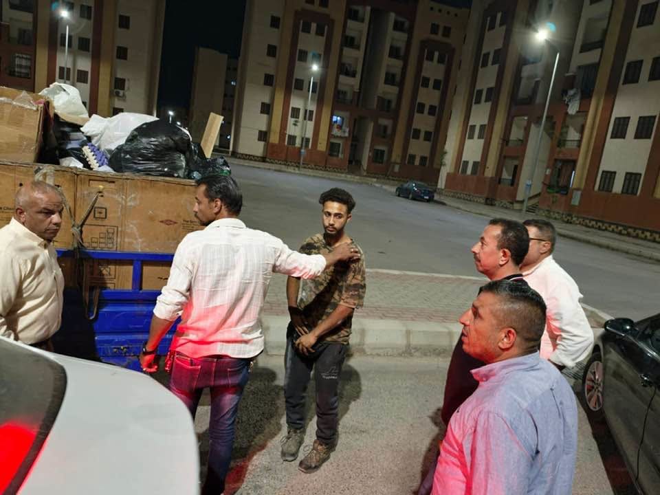 حملة ليلية لإزالة الإشغالات بأحياء الحرية والمجد والكرامة — صورة 4