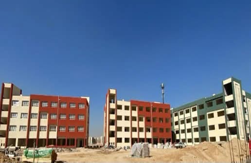 رئيس الجهاز يتابع مع الشركات تنفيذ المدارس والحضانات والمراكز الطبية والمخابز بالمدينة — صورة 4
