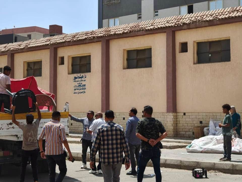 حملة مفاجئة بعد صلاة الجمعة لرفع إشغالات الباعة في الحرية والمجد والكرامة — صورة 4