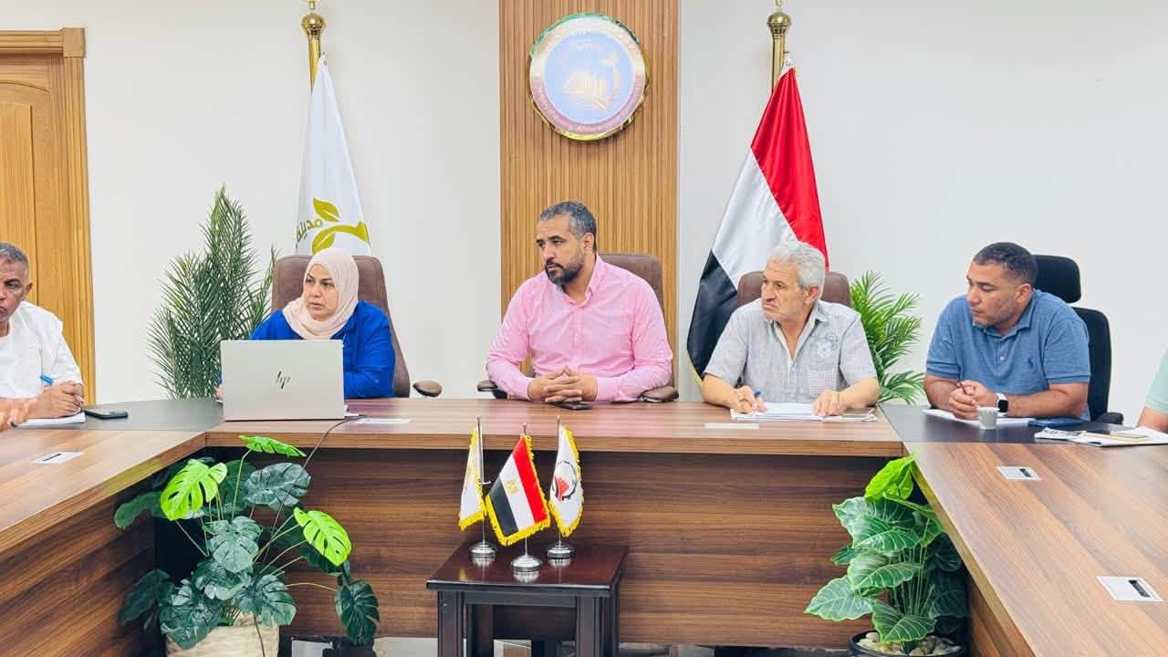 رئيس الجهاز يتابع مع الشركات تنفيذ المدارس والحضانات والمراكز الطبية والمخابز بالمدينة — صورة 2