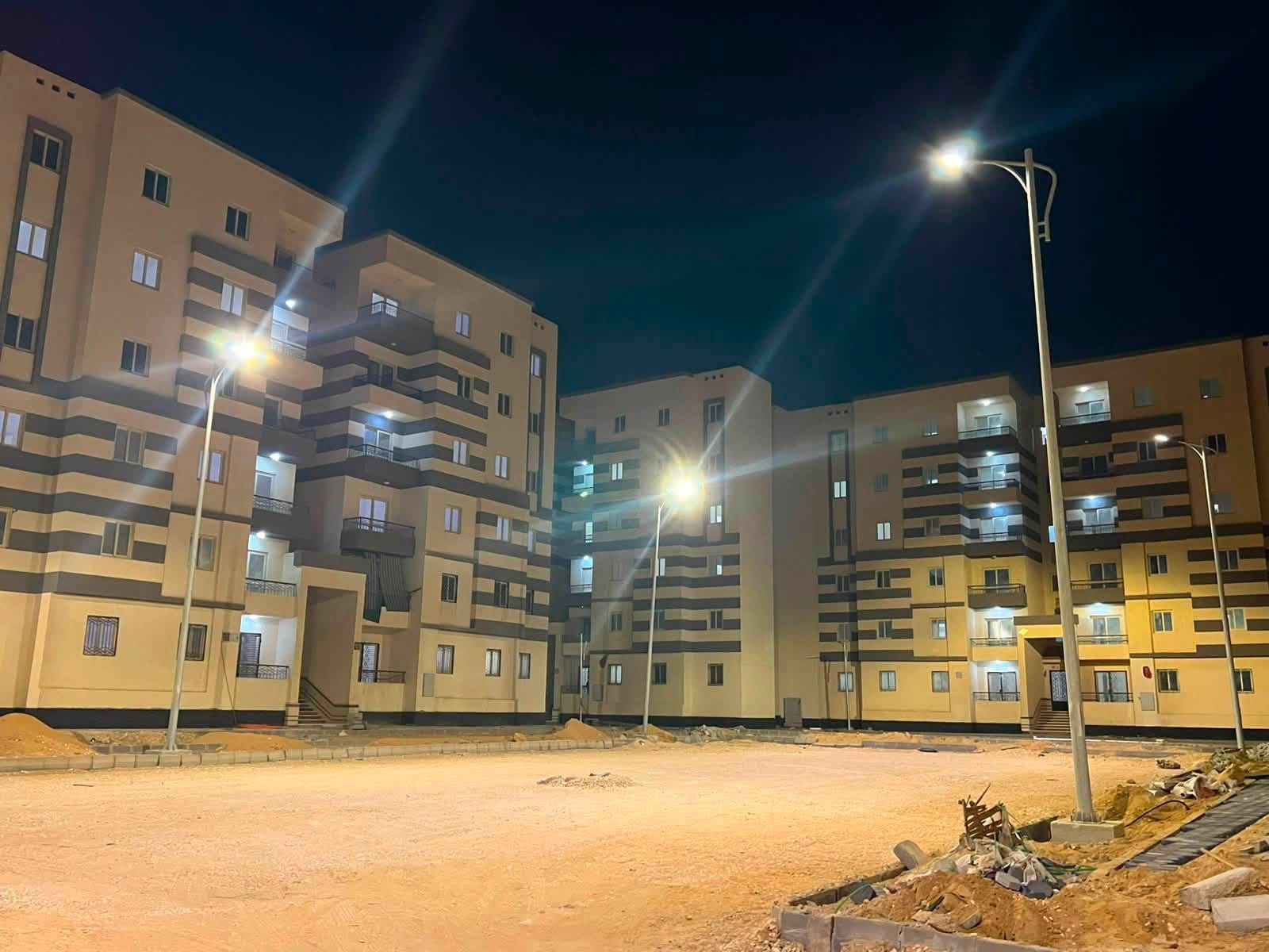 متابعة أعمدة الإنارة بالحي 15 وعمارات الروضة وربط طريق 4 بطريق مصر الإسماعيلية — صورة 2