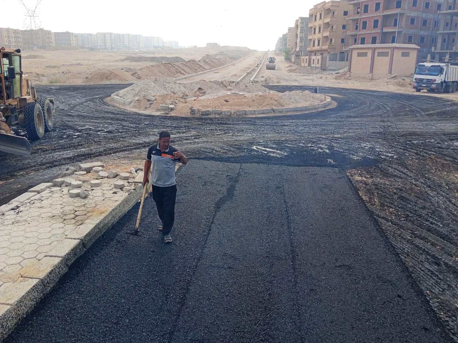 أسفلت طريق L55 بالحي الخامس عشر.. والشغل مستمر في العطلات الرسمية — صورة 4