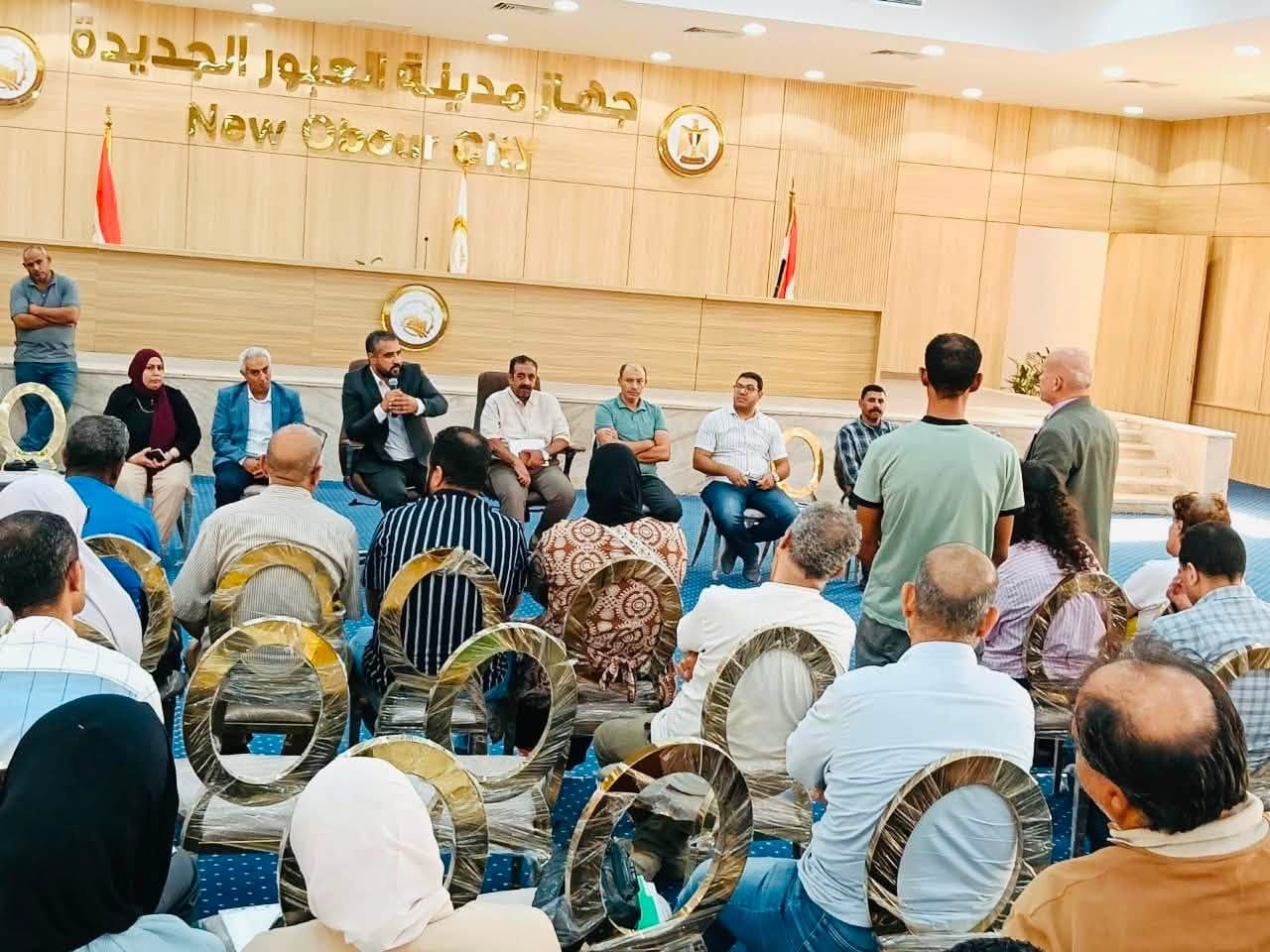 رئيس الجهاز يلتقي ملاك أراضي القادسية والأمل بخصوص التقنين ويتابع طرح مشروعات بنية تحتية — صورة 2