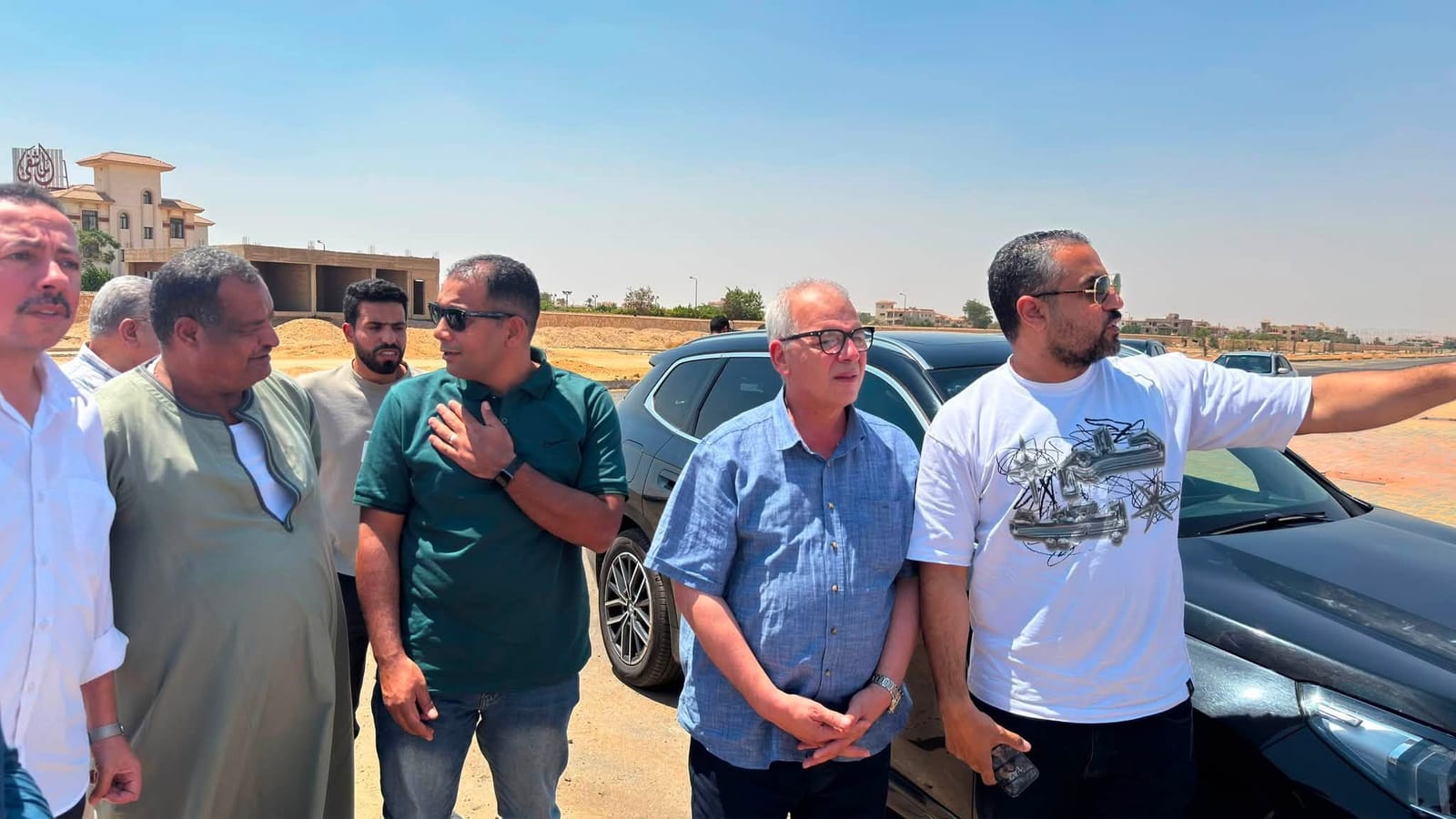 نائب رئيس الهيئة للمرافق يتابع ترفيق مجاورتي G وH بالحي 19 والشريط الخدمي — صورة 3