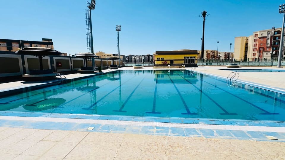 الانتهاء من مركز شباب الحي 14 و3 ملاعب خماسية في العبور الجديدة — صورة 6