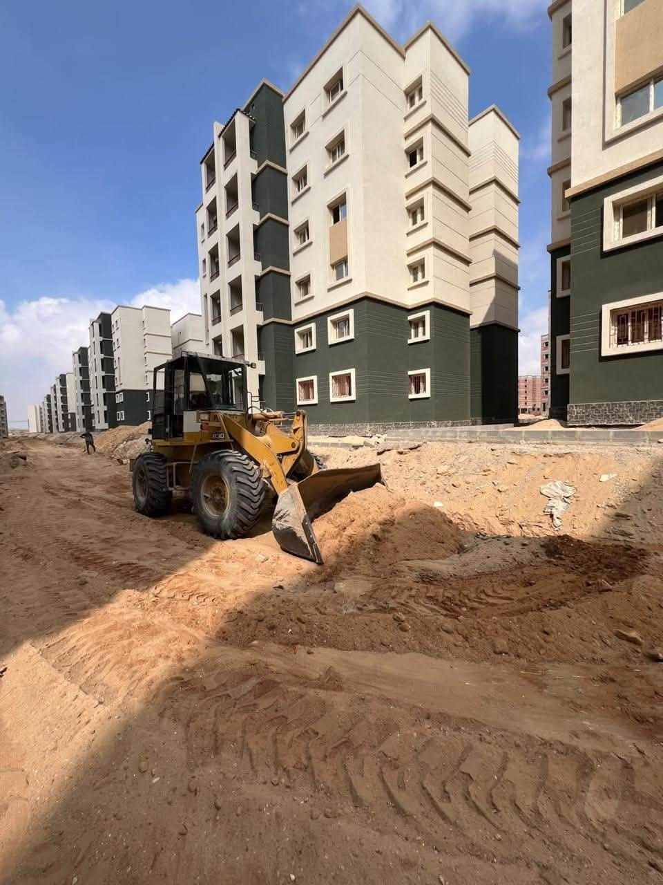 جولة مفاجئة بمنطقة الـ2600 فدان: النظافة والطرق والكهرباء والإسكان الأخضر — صورة 13