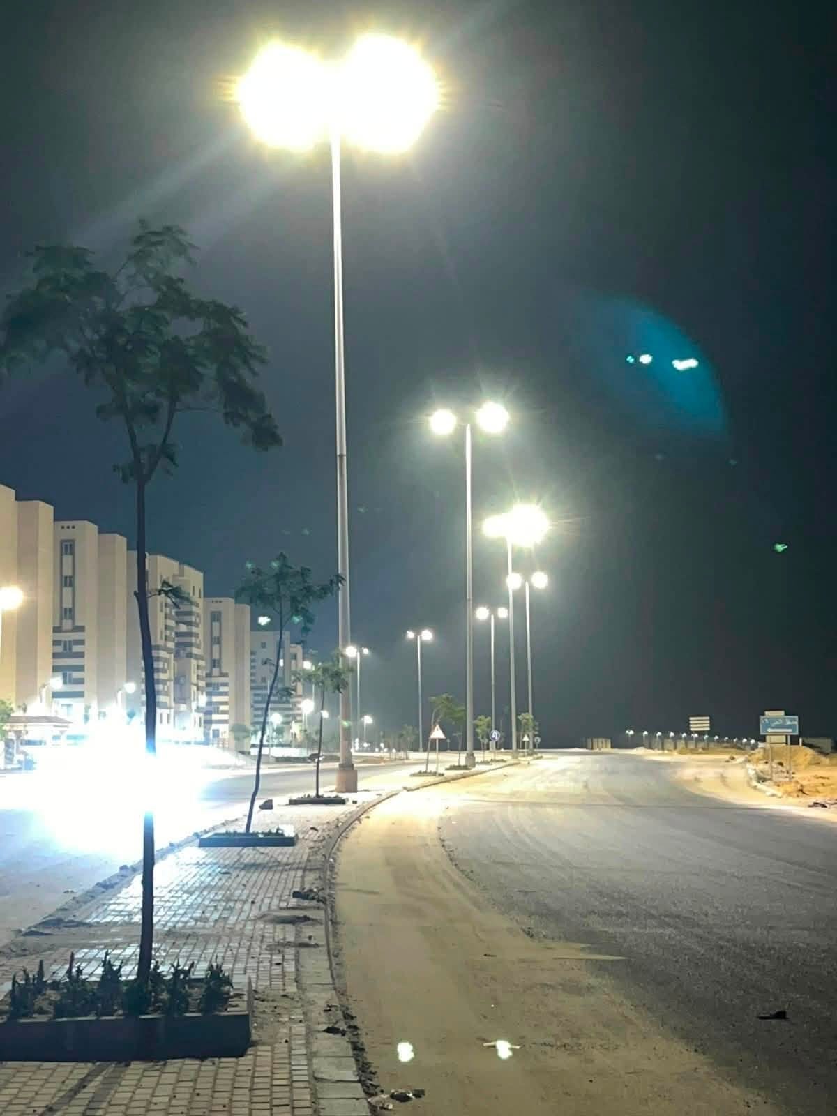متابعة إنارة محور R2 والزراعة ورفع كفاءة الطرق — صورة 4