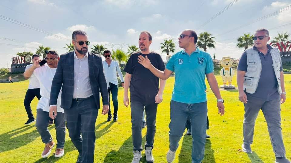 تجهيز الحديقة المركزية لماراثون احتفالية 10 سنوات على العبور الجديدة — صورة 8