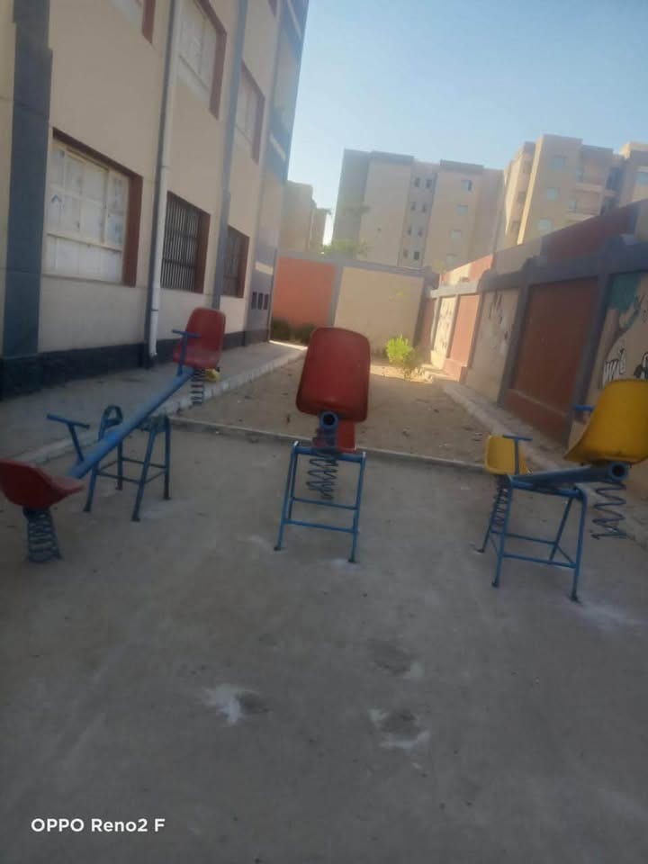 حملة نظافة مكثفة حول مدارس العبور الجديدة قبل بداية العام الدراسي — صورة 4